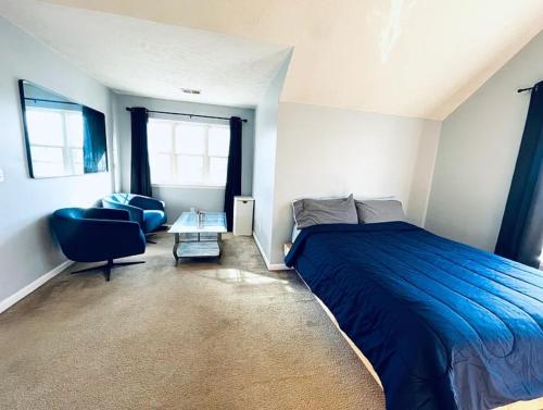 Postel nebo postele na pokoji v ubytování Inimitable DT Cozy Home