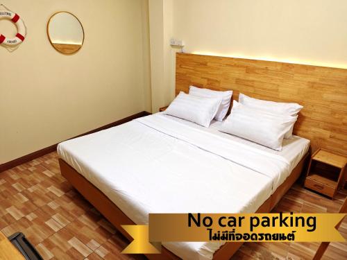 a hotel room with a bed with no car parking at latitude 13 Room & breakfast in Bangkok