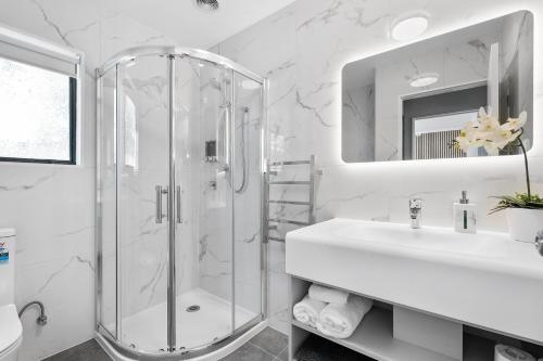 Koupelna v ubytování Summer Inn Motel - Newly Renovated