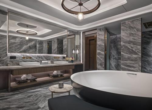 Phòng tắm tại InterContinental Shenzhen WECC by IHG