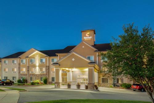 Foto dalla galleria di Comfort Suites Johnson Creek Conference Center a Johnson Creek