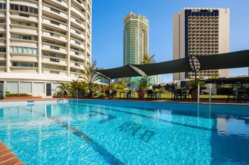 Beachfront 3BR Oasis with Views