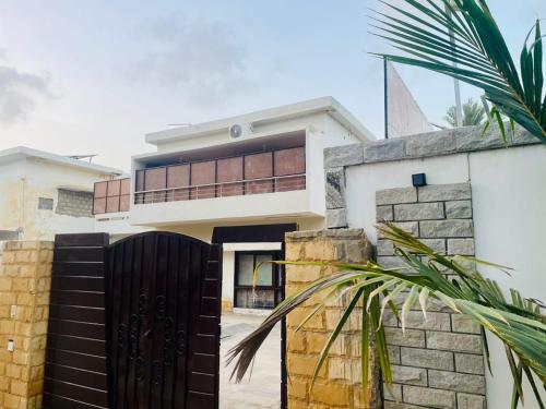 Το κτήριο όπου στεγάζεται  ο ξενώνας