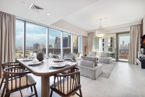Luxury 4BR Burj Khalifa View Dubai Mall