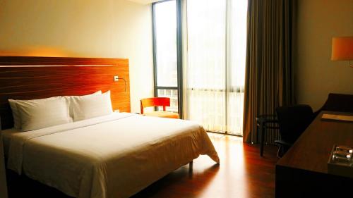 A room at Sacha's Hotel Uno SHA