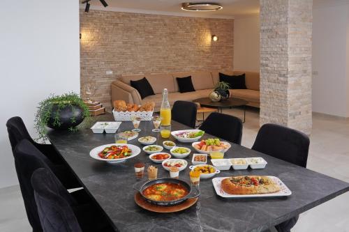 Gallery image of וילת קרטייה in ‘Ein Ya‘aqov