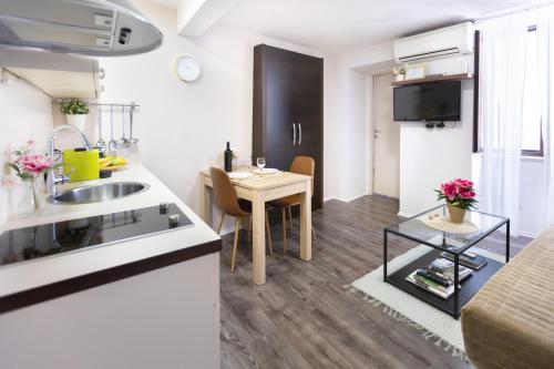 Gloria apartment Rovinj - Heart of Old town - Steps from Sea