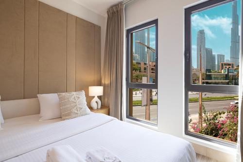 Luxury 2BR in Dubai Downtown Steps to Burj Khalifa and Dubai Mall with Burj Khalifa View by La Brisa photo 2