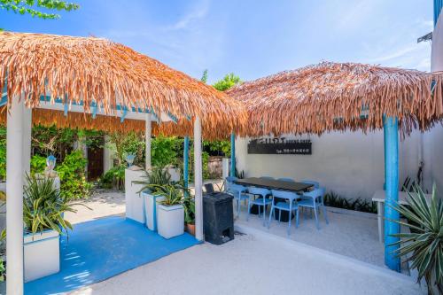 Πισίνα στο ή κοντά στο Alkina lodge