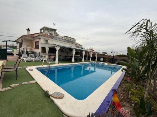 Bazén v ubytování Casa Rural a 4km de Murcia con piscina y spa caliente nebo v jeho okolí