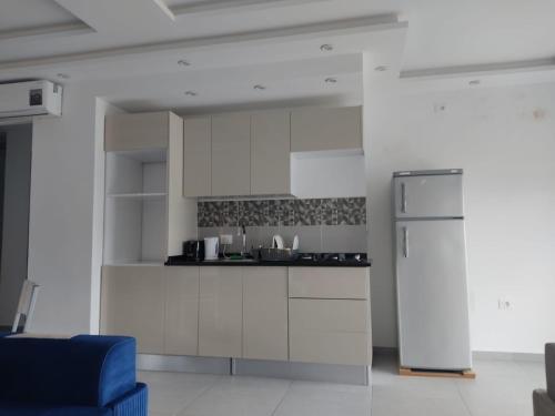 Kuchyň nebo kuchyňský kout v ubytování Relaxing Sea View Loft in Tabarka