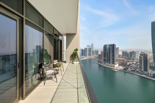 Elegant 3BR with Canal and Burj Khalifa Views
