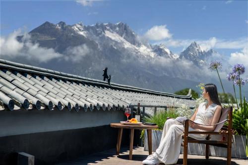 Nespecifikovaný výhled na hory nebo výhled na hory při pohledu z hotelu