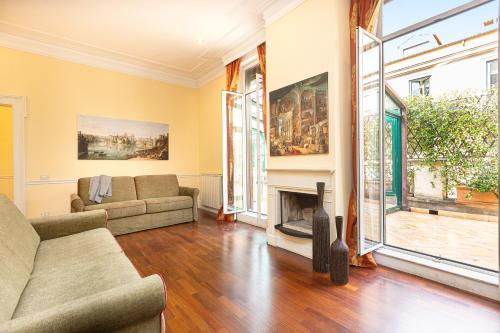 Prestigious Penthouse Piazza Barberini