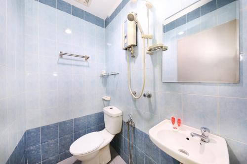 Koupelna v ubytování Hotel O Bahau Near Taisho Mountain Formerly Sri Mutiara Bahau