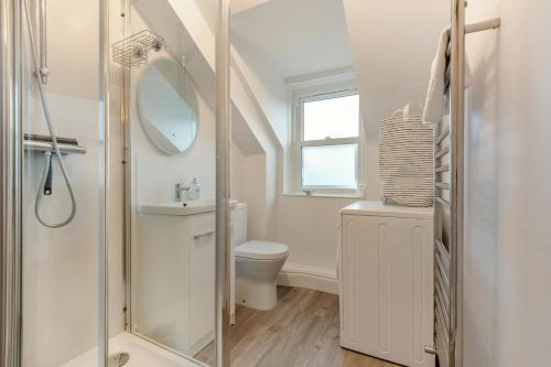 Koupelna v ubytování Daisy May Apartment