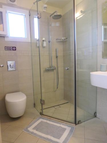 Koupelna v ubytování Canary Studios