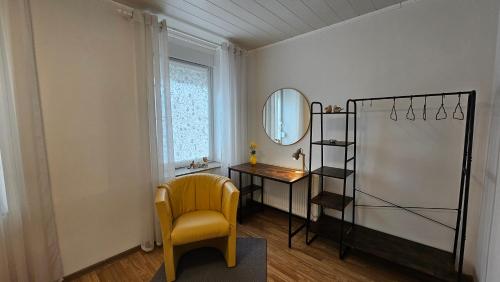 Postel nebo postele na pokoji v ubytování Gemütliche zwei Zimmer Wohnung am Rhein