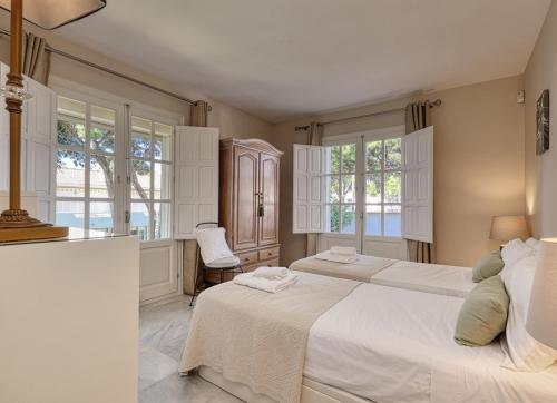 Elegant 2 Bedroom Penthouse in Serene Urb El Presidente RDR521