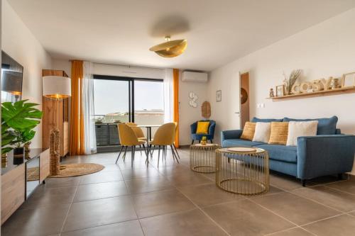 Cosy & Chic Sea & lagoon view garage parking