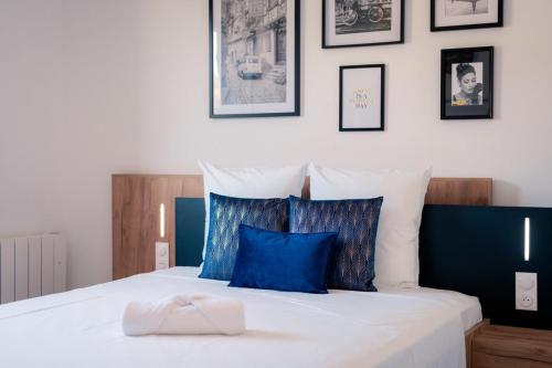 Cosy & Chic Sea & lagoon view garage parking
