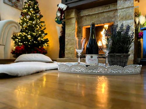 Fotografie z fotogalerie ubytování Daydream Nature Home - Hot Tub & Cinema Experience v destinaci Oinóï