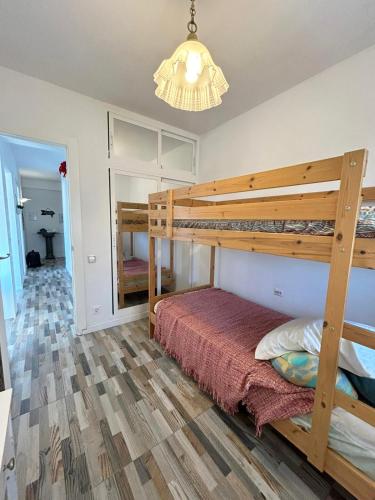 Ένα ή περισσότερα κρεβάτια σε δωμάτιο στο Deniahome Angie