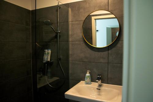 Koupelna v ubytování BM Rooms Innenstadt - Moderne City Zimmer mit eigenem Bad im Herzen der Innenstadt