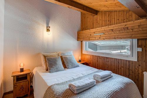 Apartment Mika, Alpes Agency, Slope side location, Central Chamonix, Sleeps 4-6