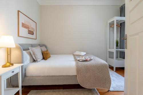 Modern & Cozy Flat with Workspace by HostWise