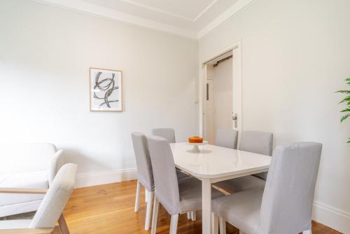 Modern & Cozy Flat with Workspace by HostWise