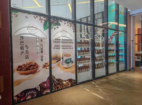 Φαγητό σε αυτό το δωμάτιο σε οικογενειακή κατοικία ή κάπου εκεί κοντά