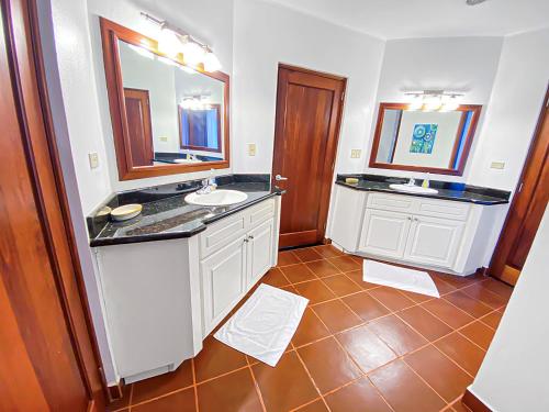 Φωτογραφία από το άλμπουμ του Sea Vue Luxury Vacation Condominiums σε West Bay