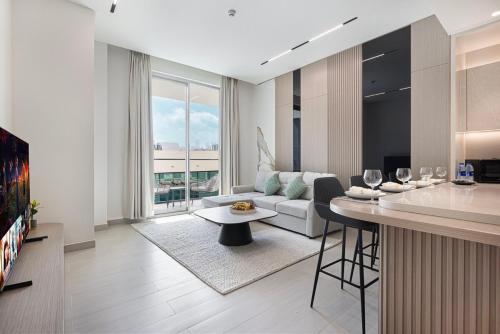 Stylish Family Retreat That Sleeps 6 In The Heart of JVC