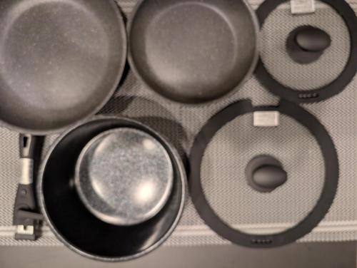 a group of toilet seats and a bowl at ann近島 in Gifu