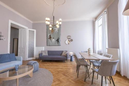 josef's home I Comfort Apartment in Ideal Location
