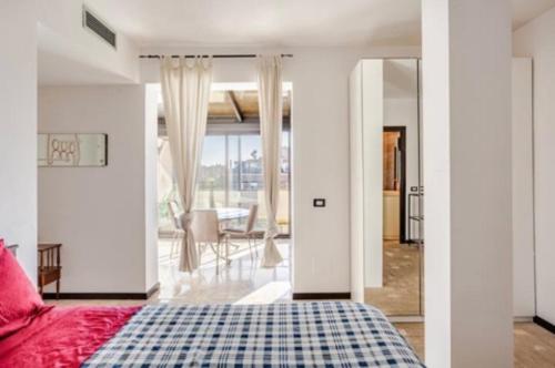 3 Bedrooms with Terrace close to the Center