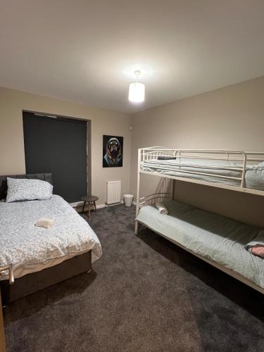 Postel nebo postele na pokoji v ubytování Dublin Airport accommodation entire house