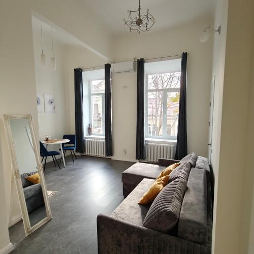 Χώρος καθιστικού στο city central apartament