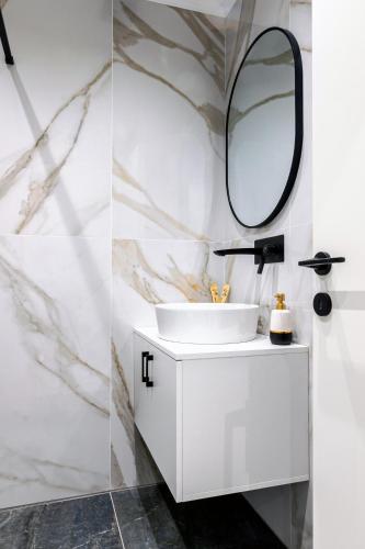 Peonia Apartment Modern Two-Level Stay Near Old Town