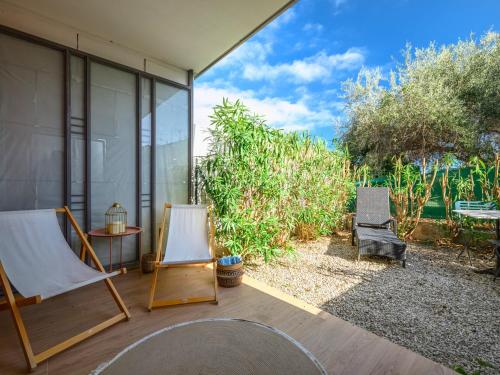 Κήπος έξω από το Le Cocon - 5 min to Monaco - Ideal couple or business - Free private parking - Near events - Terrace and balcony - Premium services