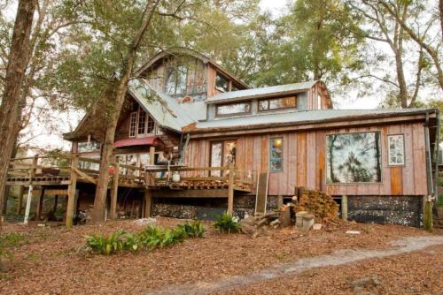 Budova, kde se prázdninový dům nachází