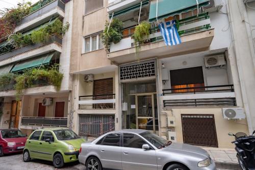 Warm 2BR Apt - Central Kypseli by ΜΡS