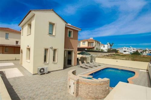 Piscina a Villa Florie o a prop