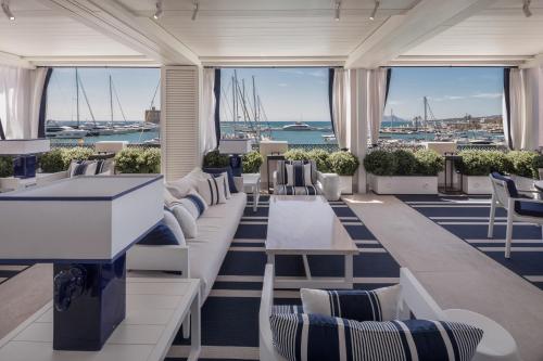 Posezení v ubytování MIM Sotogrande Member of Melia Collection