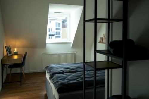 Postel nebo postele na pokoji v ubytování BM Rooms Innenstadt - Moderne City Zimmer mit eigenem Bad im Herzen der Innenstadt