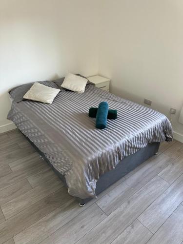 Postel nebo postele na pokoji v ubytování Comfort Rooms - East Croydon