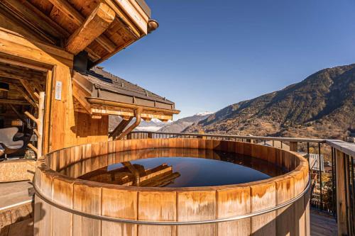 En generel udsigt til bjerge eller udsigt til bjerge taget fra chaletet