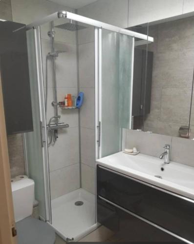 Maison tout confort avec extérieur face à l'étang
