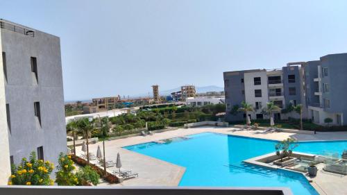 an overhead view of a swimming pool in a building at كابيلا شرم الشيخ جنوب سيناء in Sharm El Sheikh
